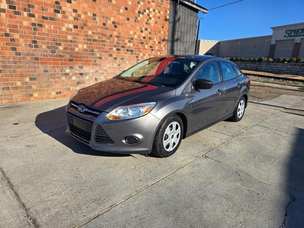 2014 Ford Focus S's photo